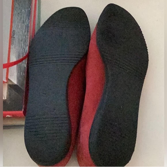 Size 7 Size 7 100% AUTHENTIC Salvatore Ferragamo Red Suede Slip On Loafers - Picture 6 of 11